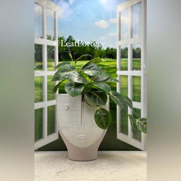 Rosie Robot White/Beige Ceramic Planter Pot without drainage hole - Picture 1 of 8